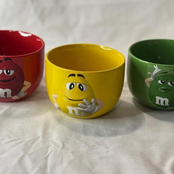 M&M’s Festive Snack / Ice Cream / Candy Bowl Set of 3 Pre-owned - Picture 1 of 6